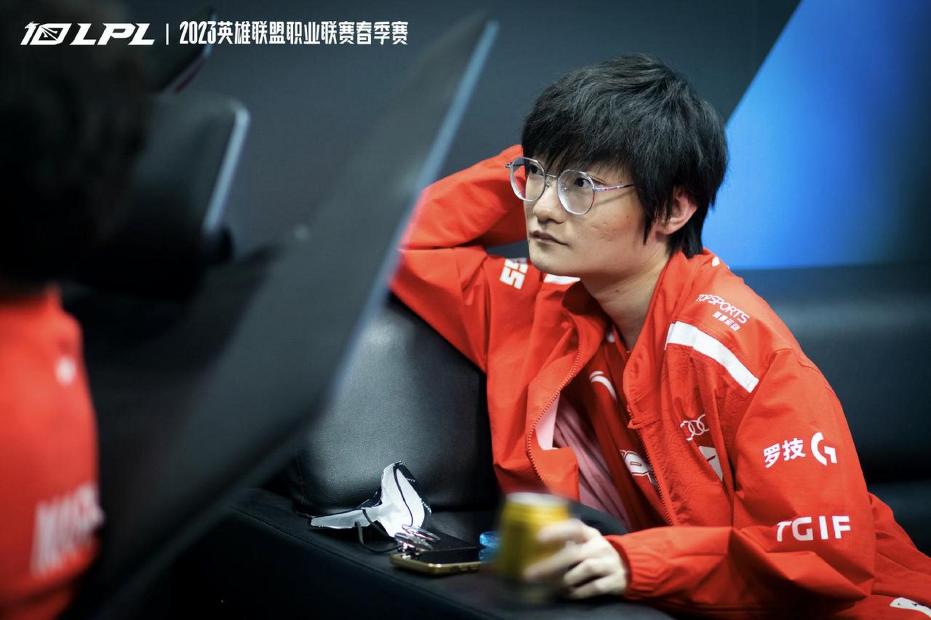 Doinb迎来十赛季高光表现，TES球迷沸腾！的简单介绍