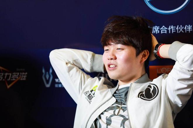 包含Rookie爆冷击败公牛，回归赛场引爆全场！的词条